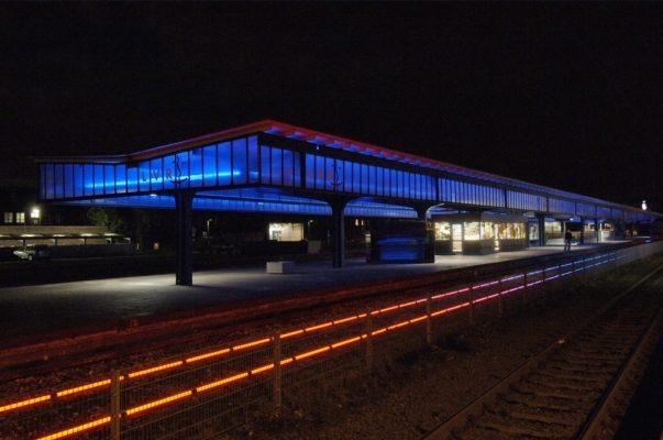 Museumsbahnsteig bei Nacht