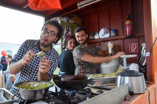 Und niemals ohne Humor